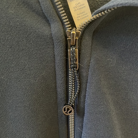Lululemon Scuba Hoodie - Picture 4 of 5